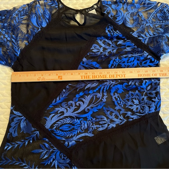 Venus woman’s blouse size 14 - Picture 9 of 10